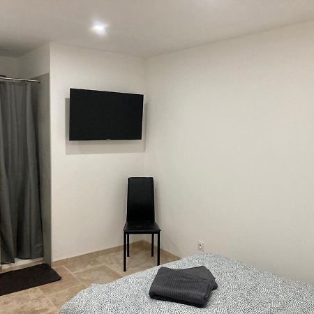Mas Feuillade Logement Partage Nimes Exterior photo